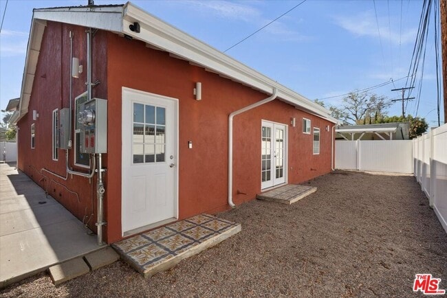 Building Photo - 2207 W 20th St