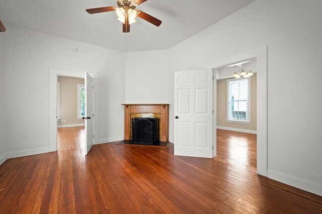 Building Photo - Charming 4 Bedroom 3 Bathroom Historical H...