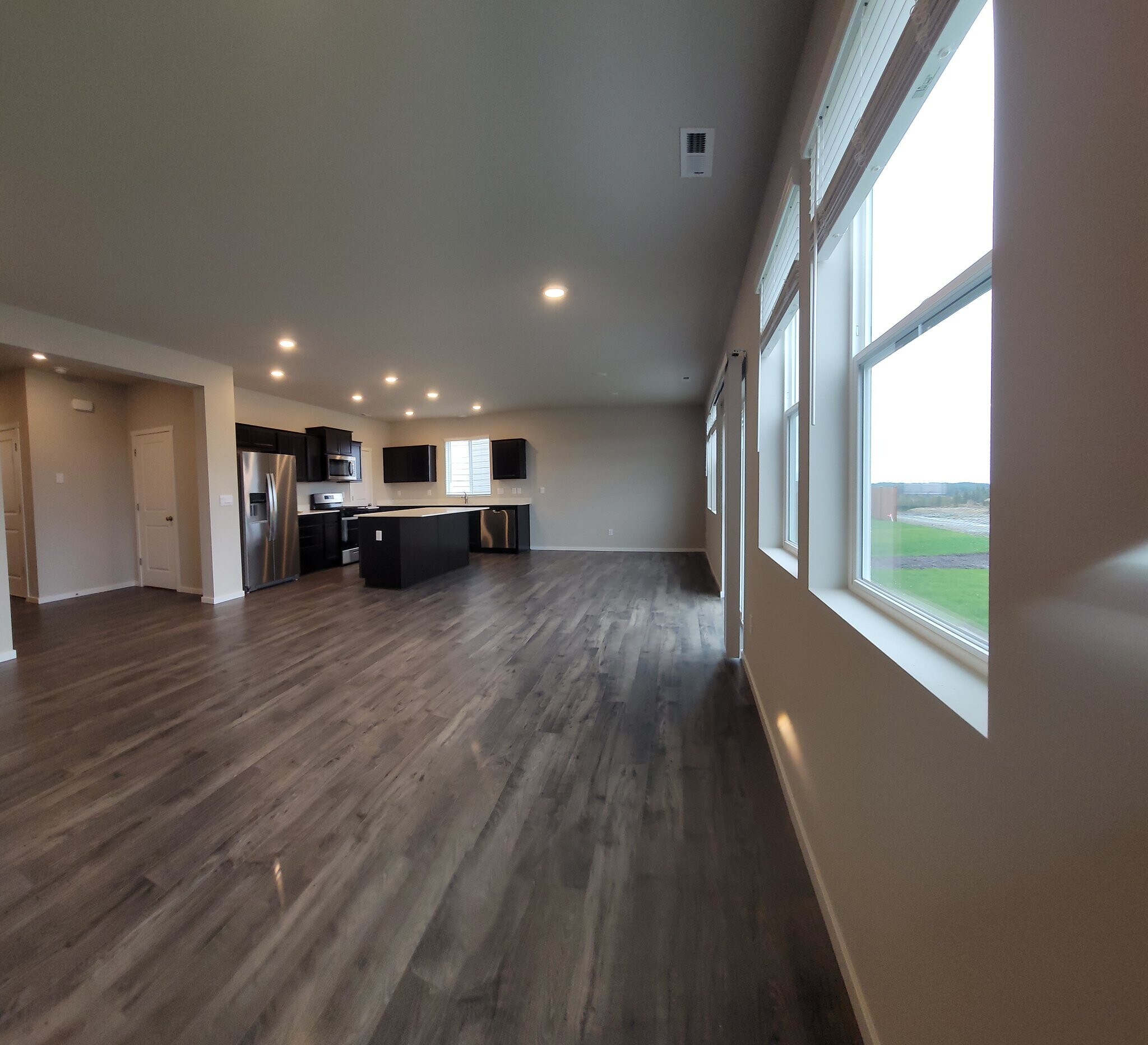 Building Photo - 1152 SW Pendleton Way