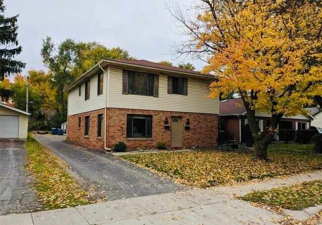 Primary Photo - 679 Karmada St