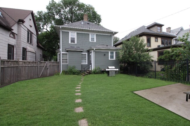 Building Photo - 2707 Fremont Ave S