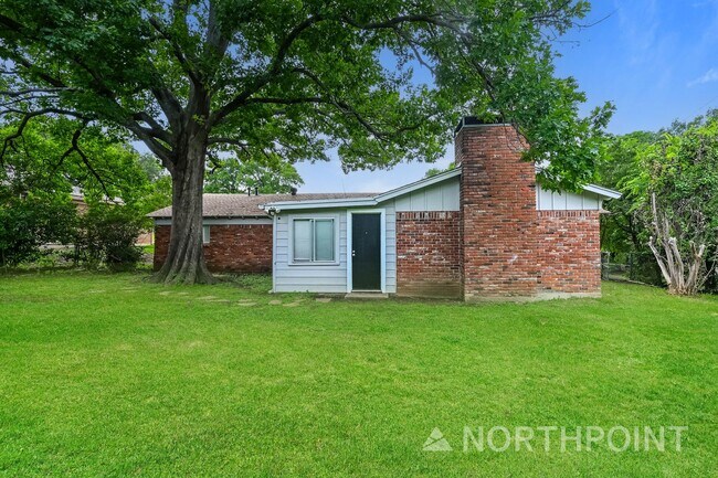 Building Photo - 3 BR/2BA | Newly Renovated Single Family Home | 1-Car Covered Parking | Large Front Porch!