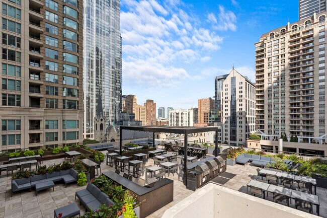 Building Photo - 30 E Huron St