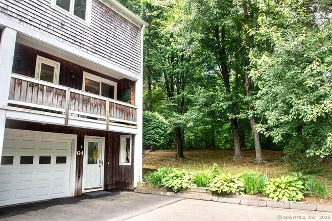 Primary Photo - 64 Songbird Ln