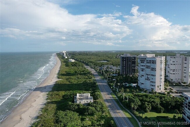 Building Photo - 5051 N Hwy A1A