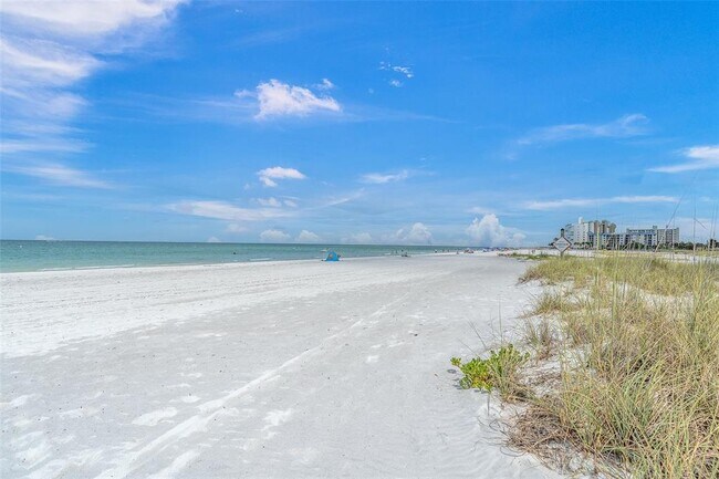 Building Photo - 6500 Sunset Way