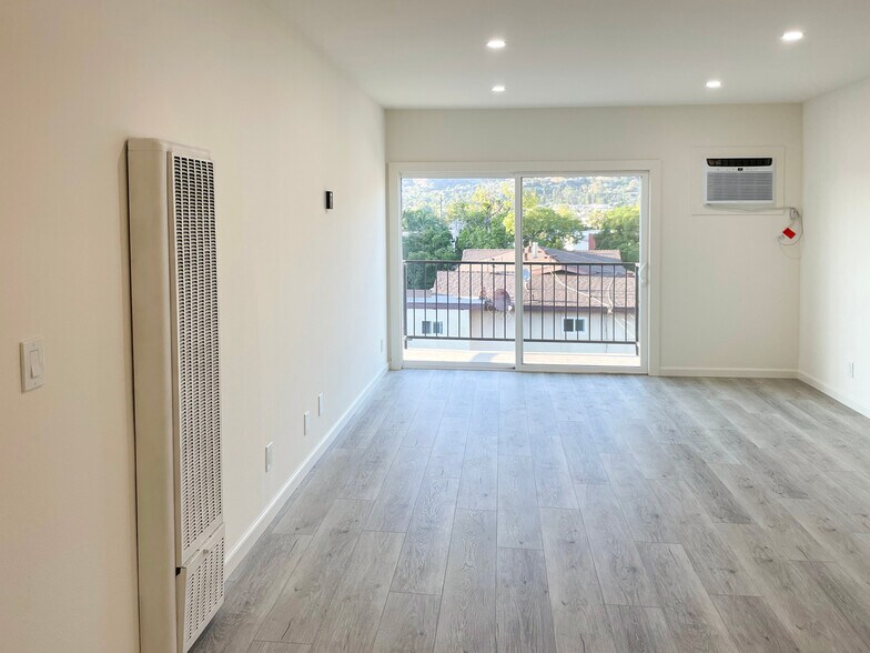Building Photo - 409 Burchett St