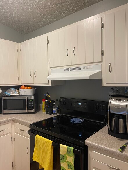 Building Photo - 130 Oliver Cir