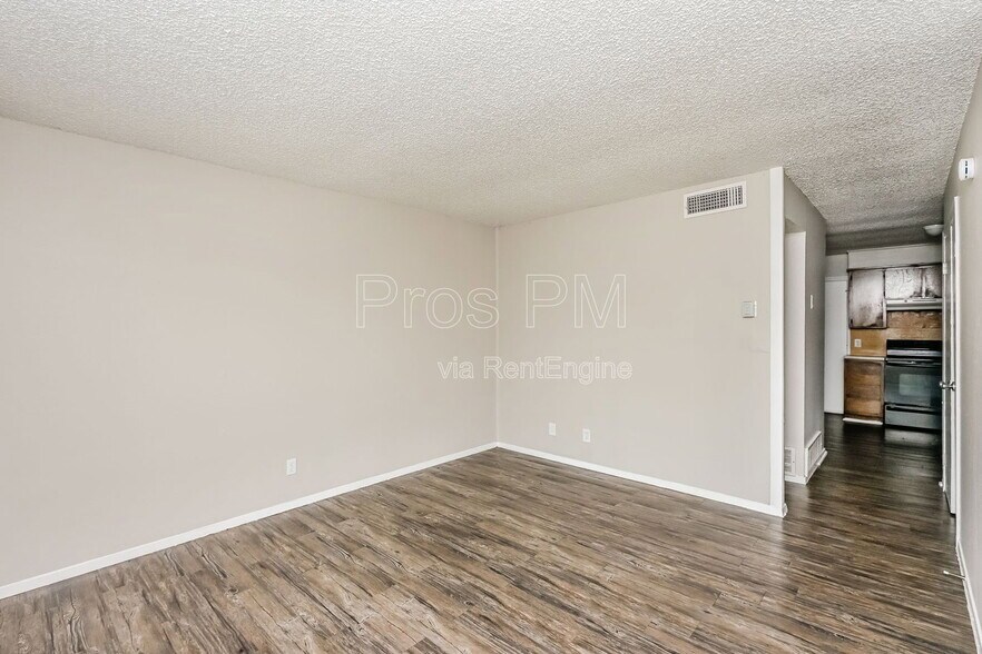 Building Photo - 3807 Coates Cir