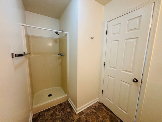 Building Photo - 874 Patrick Henry Dr