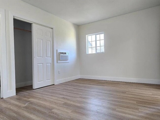 Building Photo - 308 Vine St