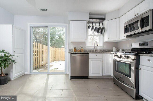 Building Photo - 7840 Liberty Springs Cir