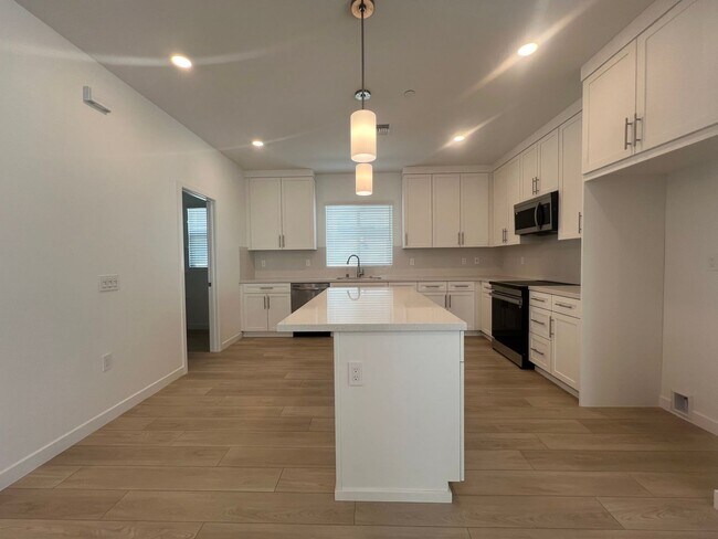 Building Photo - Brand New 4 Bed / 3.5 Bath Single-Family Home – Modern, Spacious & Energy Efficient