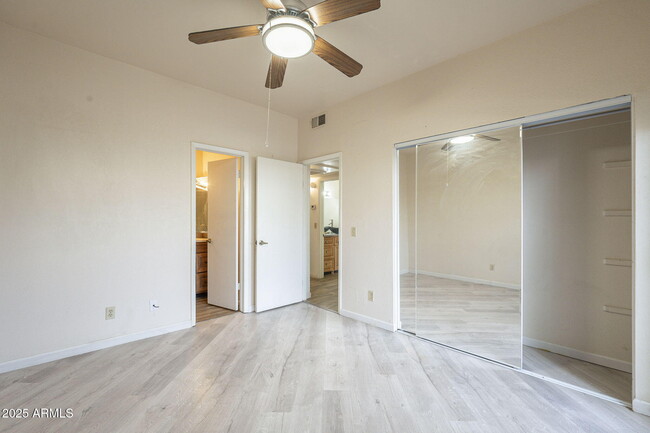 Building Photo - 11666 N 28th Dr