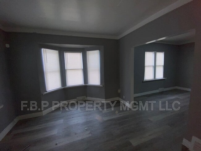 Building Photo - 15041 Coram St