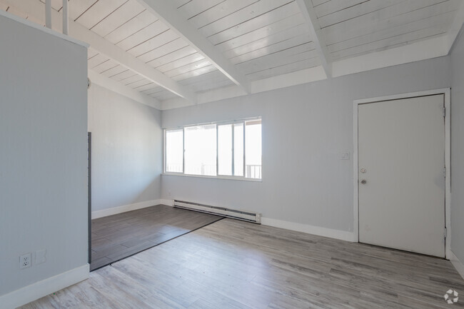 1 BR, 1 BA - Newly Renovated Vallejo Terrace