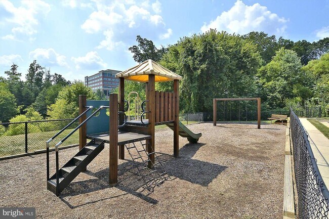 Building Photo - 6533 Grange Ln
