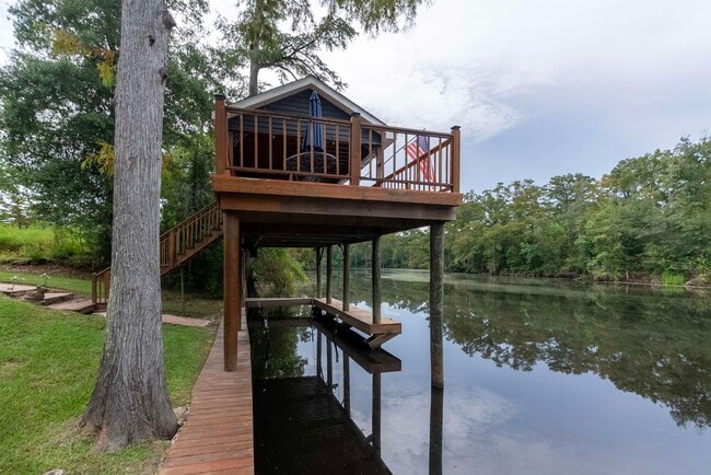 Building Photo - 5004 Cypress Lake Dr