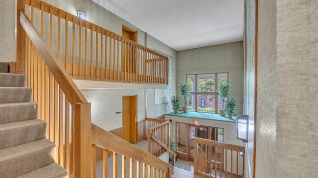 Building Photo - 615 Michigan Ave