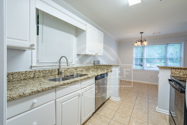 Building Photo - 2916 Governors Ct
