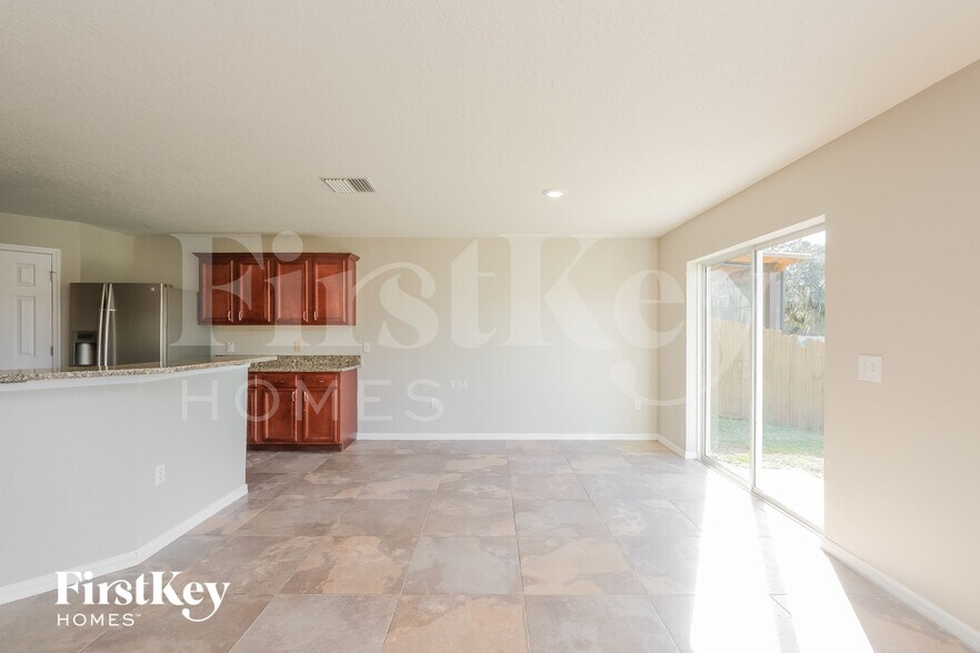 Building Photo - 10301 William Oaks Rd