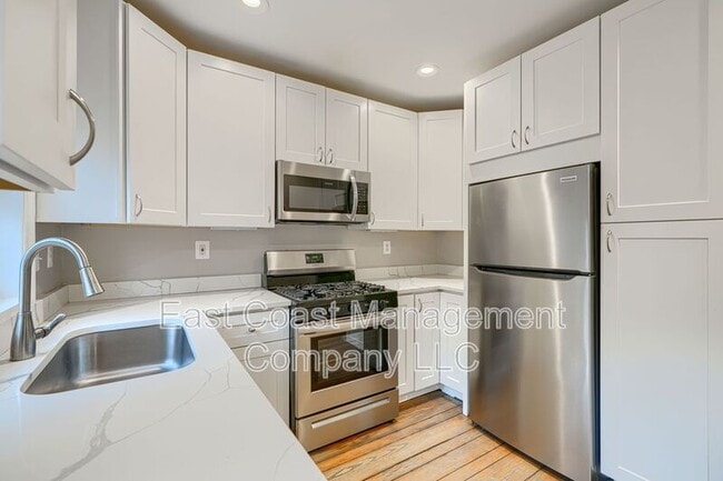 Building Photo - 724 S Hanover St