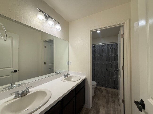 Building Photo - 5531 W Flint Way
