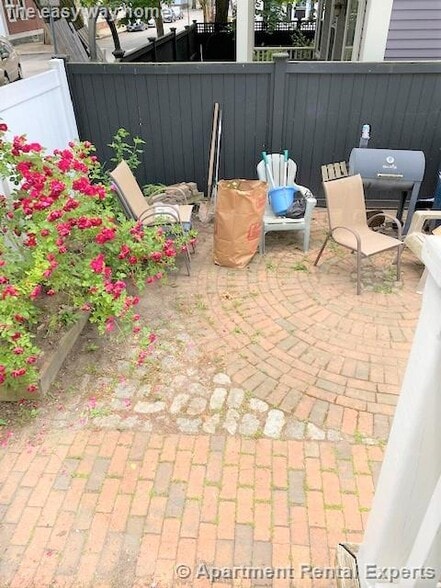 Building Photo - 61 Sixth St