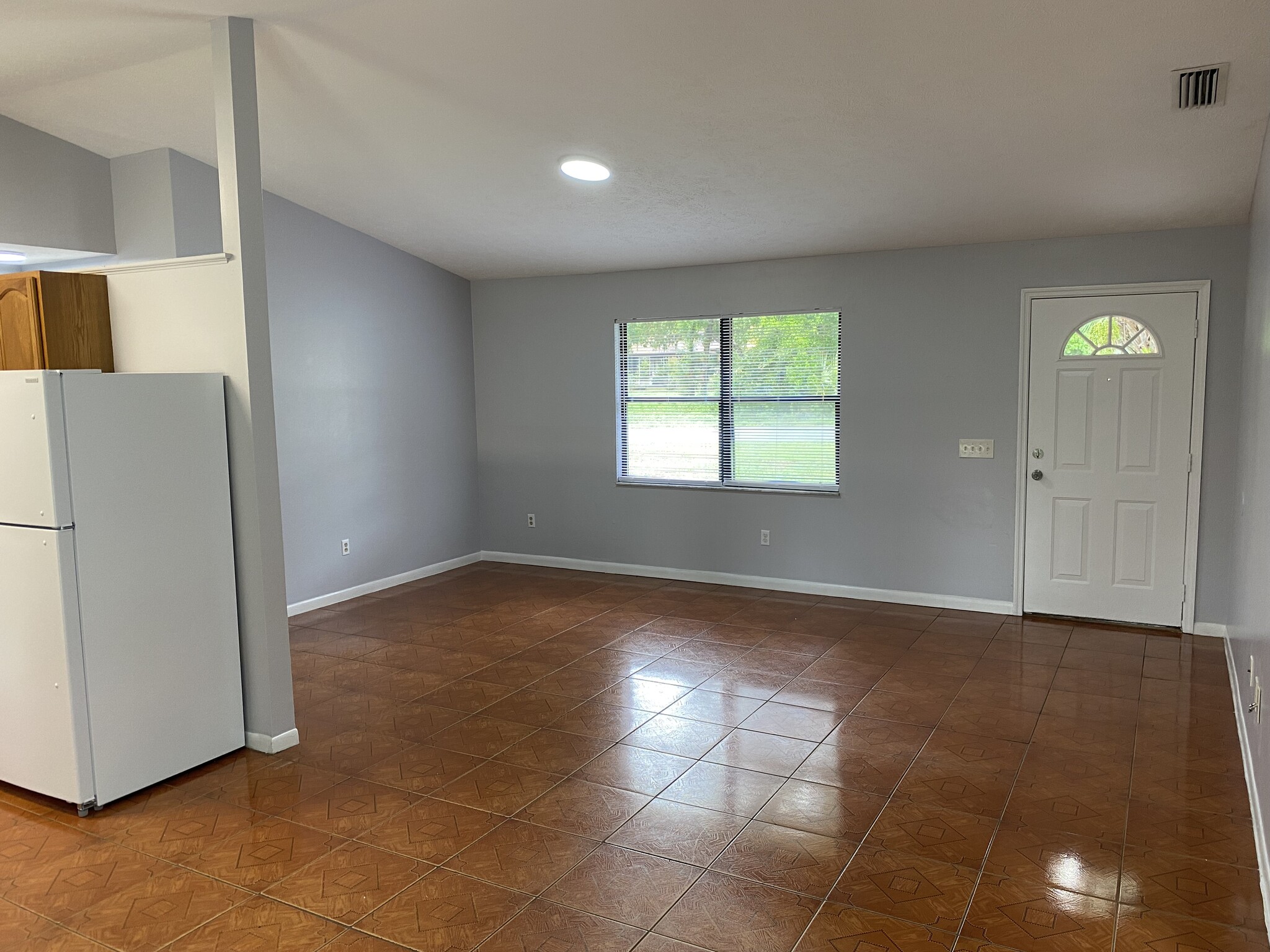 Building Photo - 38 Teak Run