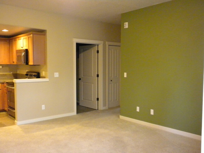 Building Photo - Arbor Crossing 2 Bedroom Gem!