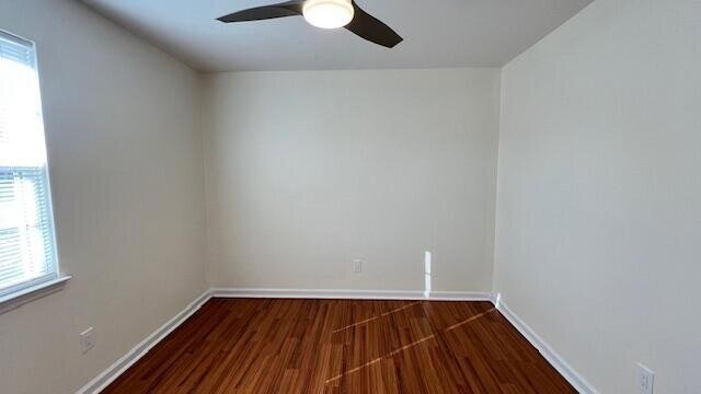 Building Photo - 115 N Valley Dr NW