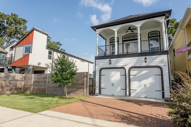 Building Photo - 223 Frawley St