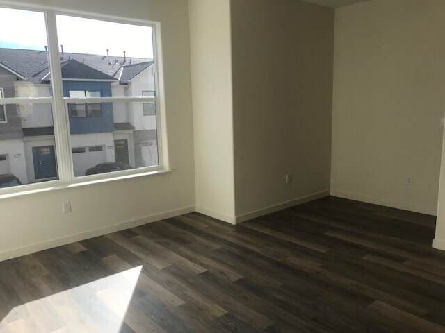 Building Photo - Brand New 3 Bedroom Townhome near UNR.
