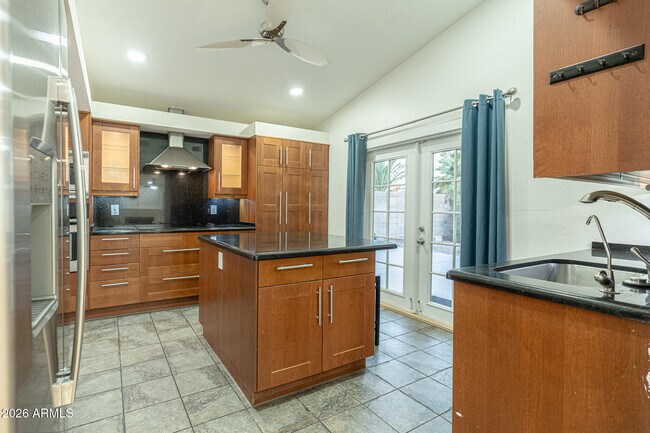 Building Photo - 5625 E Tierra Buena Ln