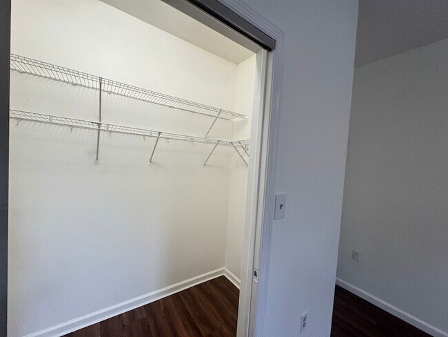 Building Photo - 225 Halladay St