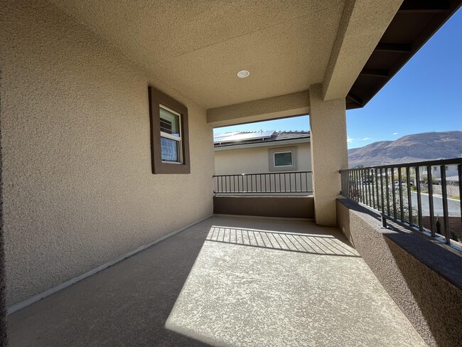 Building Photo - 9742 Zircon Cliff Ave