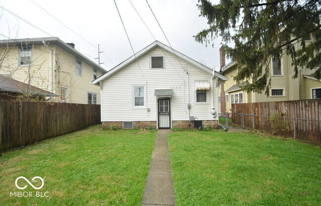 Building Photo - 4905 Broadway St