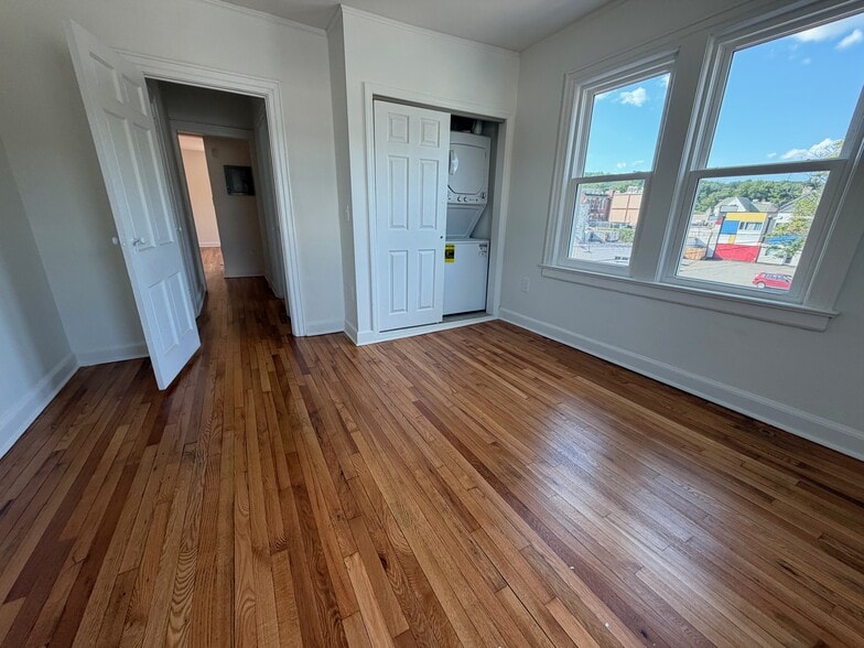 Building Photo - 223 Bellevue Ave