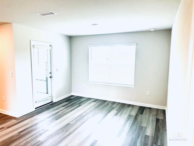 Building Photo - 394 Preston Wy