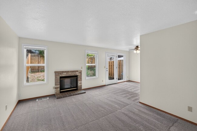 Building Photo - 20463 SW Midline St