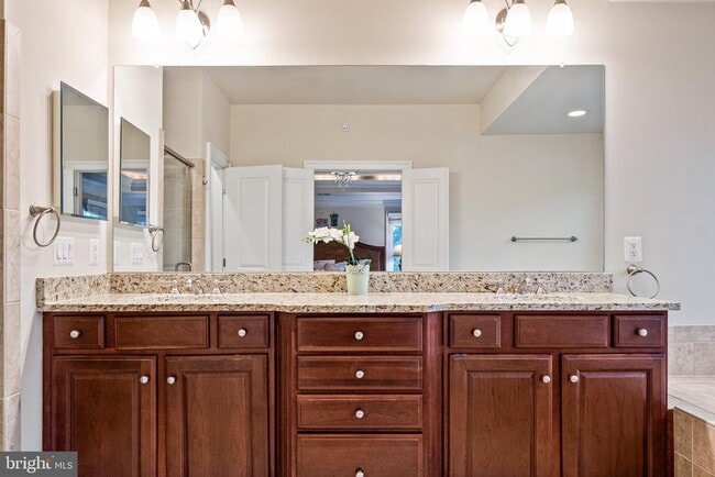 Building Photo - 7000 Eastern Red Cedar Ln