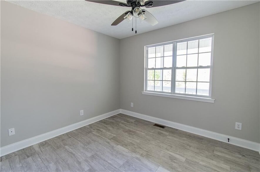 Building Photo - 270 Irwin Mill Rd SE