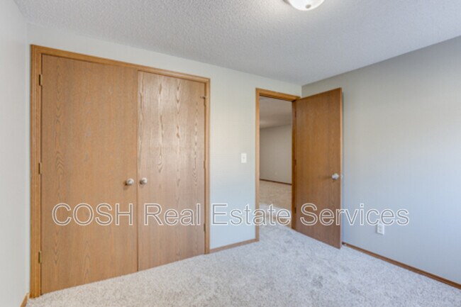 Building Photo - 1008 E Karla Ct