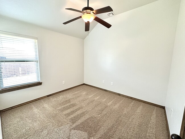 Building Photo - 709 Abilene Way