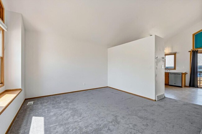 Building Photo - 1857 Winchester Ct
