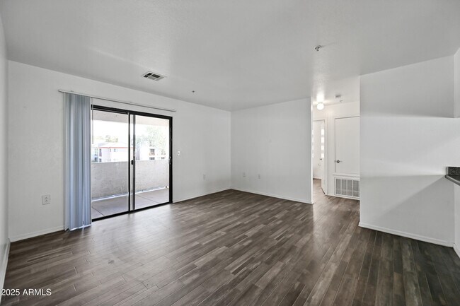 Building Photo - 3065 N 67th Ave