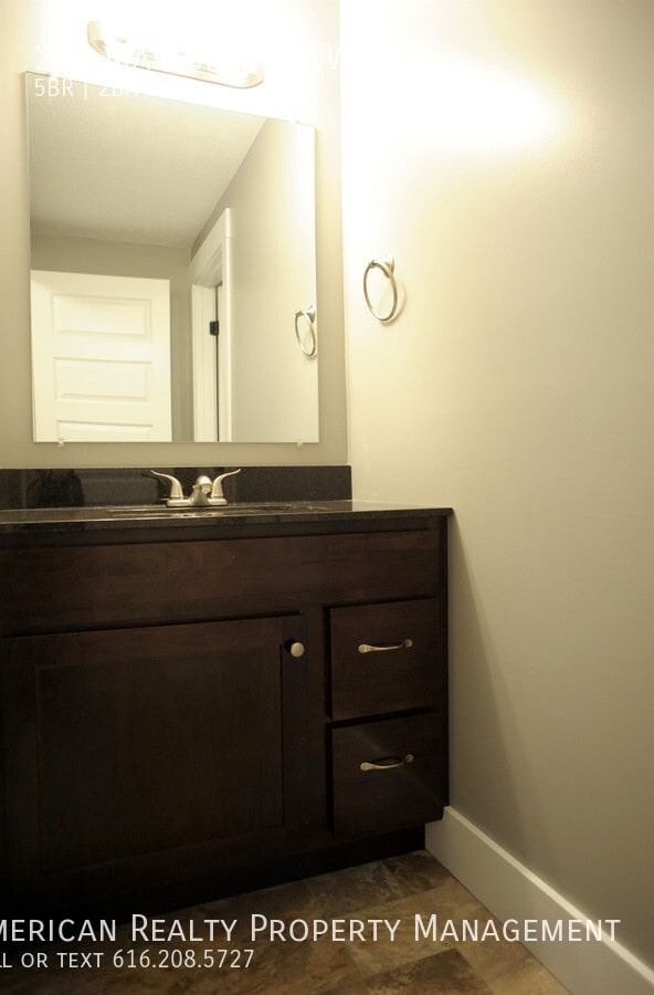 Building Photo - 210 Marion Ave NW