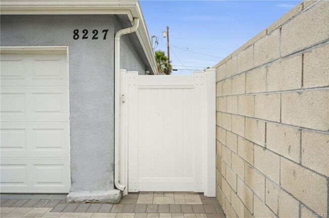 Building Photo - 8227 Ben Ave