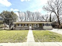 Building Photo - 644 5th St