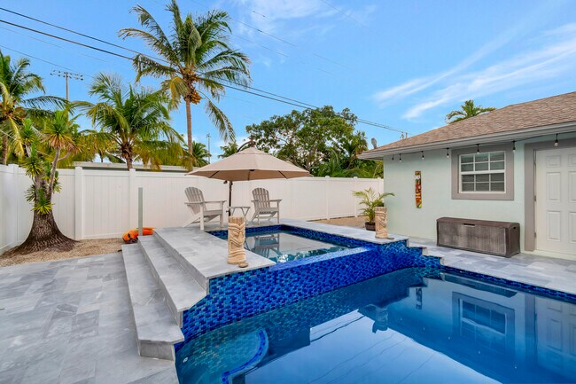 Building Photo - 310 Gulfstream Dr